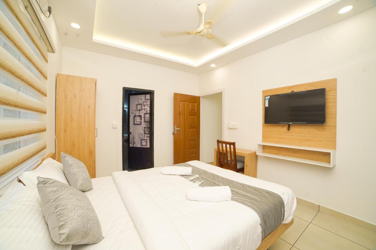 ホテル Oceana Hills Residency アーラップーザ県 エクステリア 写真