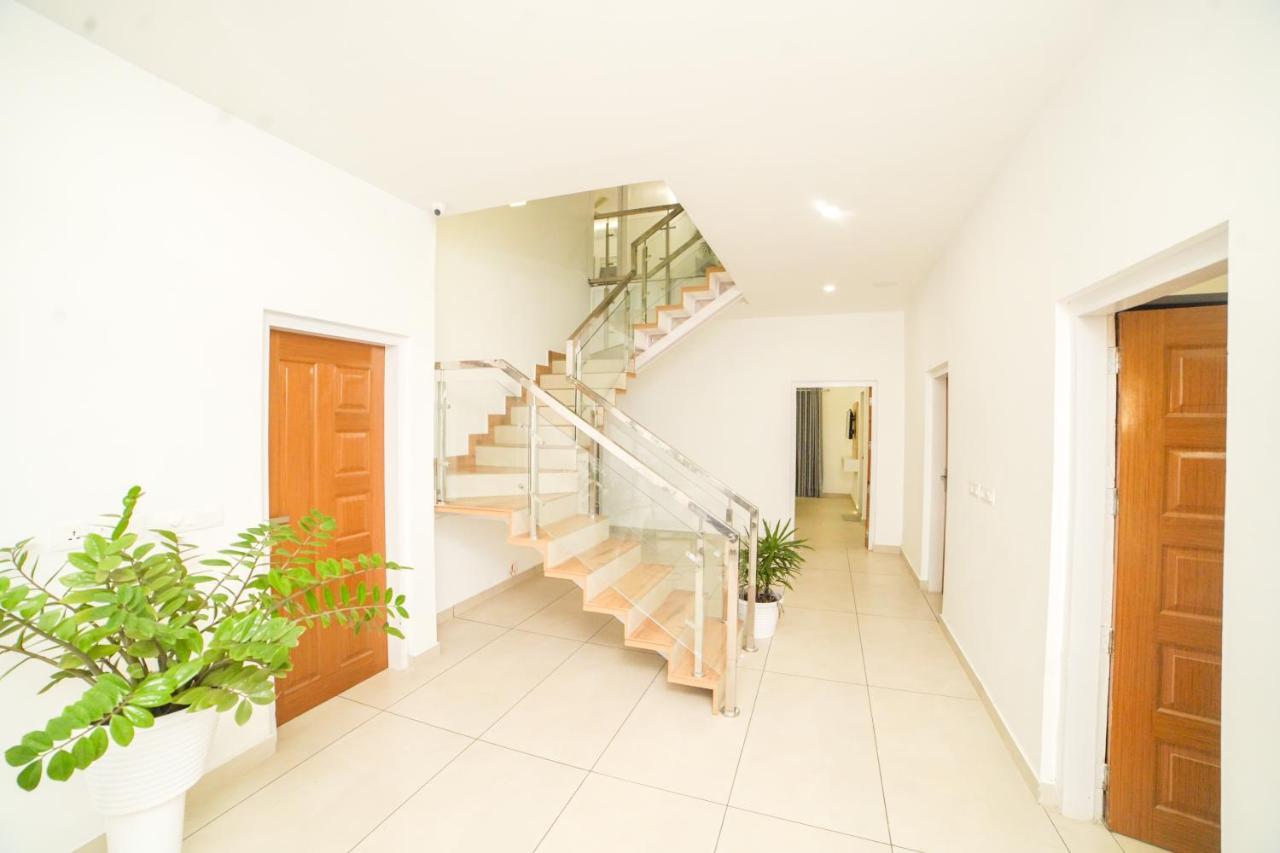 ホテル Oceana Hills Residency アーラップーザ県 エクステリア 写真